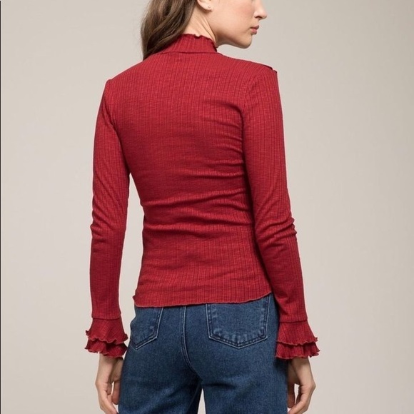 NWT: Moon River Rowan Ruffle Mock Neck Long Sleeve - Picture 4 of 5